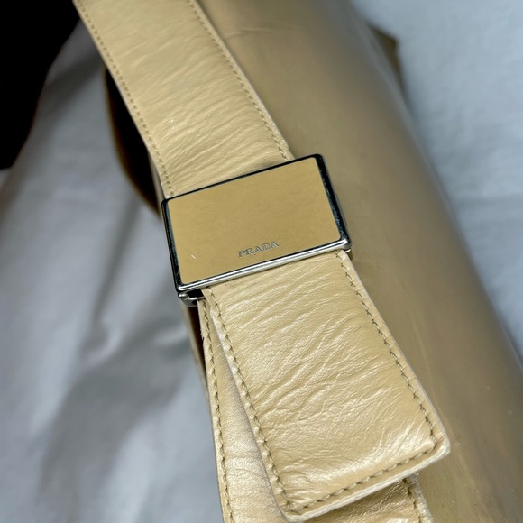 VINTAGE PRADA - Cream/Tan Crossbody Leather Shoulder Bag - Made in Italy - Picture 3 of 13